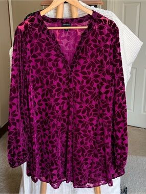 torrid Plum Floral Velvet Burnout V-Neck Top 3X